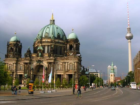 CRUCEROS WARNEMUNDE EXCURSION BERLIN